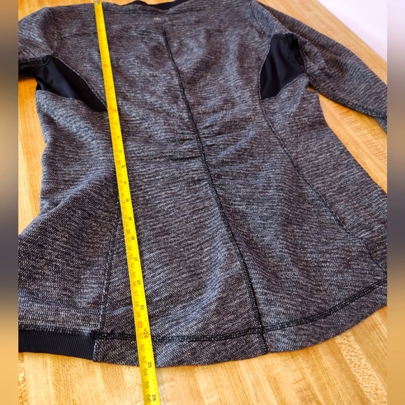 LULULEMON Base Runner Long Sleeve, size 6 - Picture 10 of 13